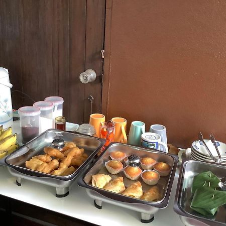 Tata Guesthouse Chiang Mai Zewnętrze zdjęcie