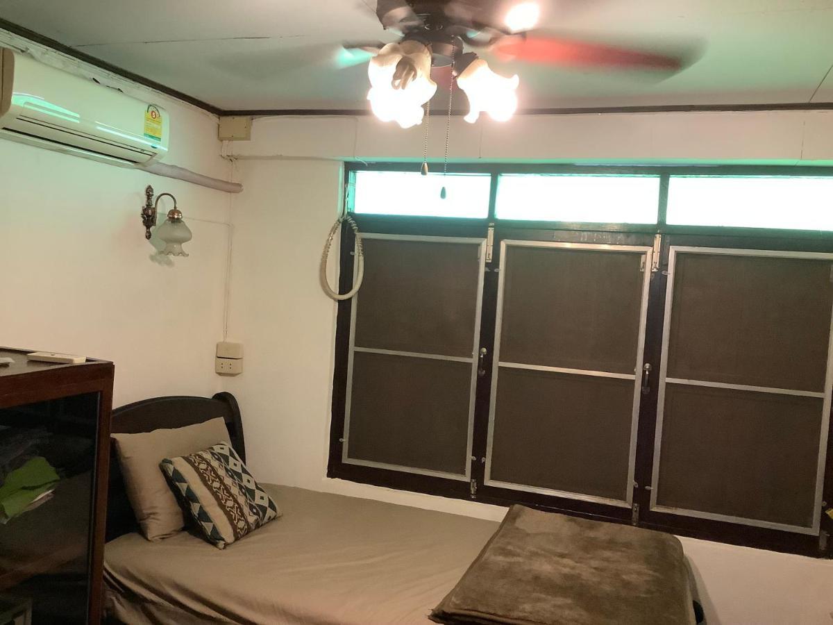 Tata Guesthouse Chiang Mai Zewnętrze zdjęcie