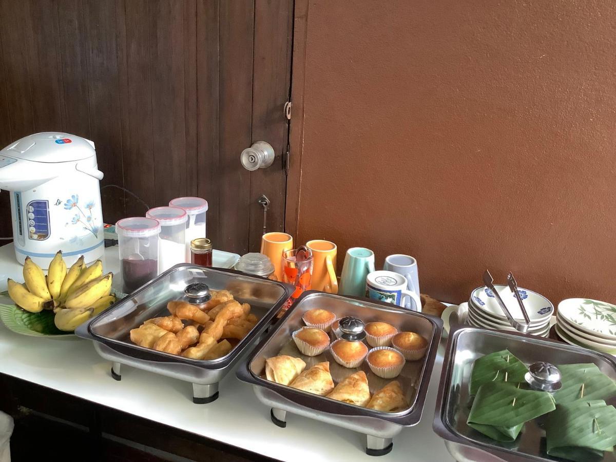 Tata Guesthouse Chiang Mai Zewnętrze zdjęcie