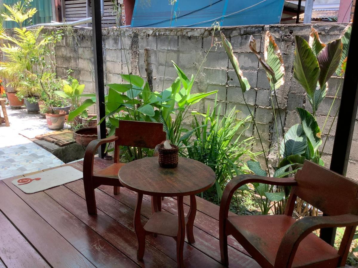 Tata Guesthouse Chiang Mai Zewnętrze zdjęcie