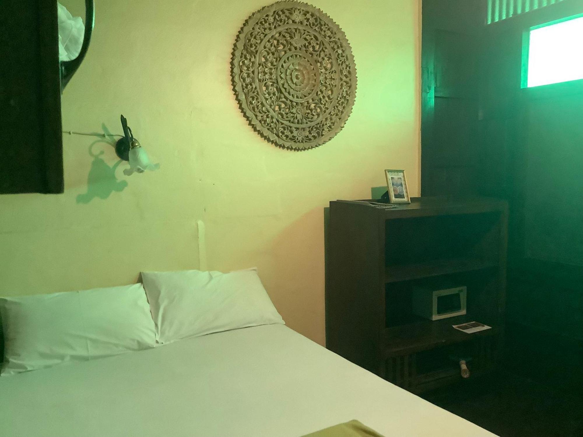 Tata Guesthouse Chiang Mai Zewnętrze zdjęcie