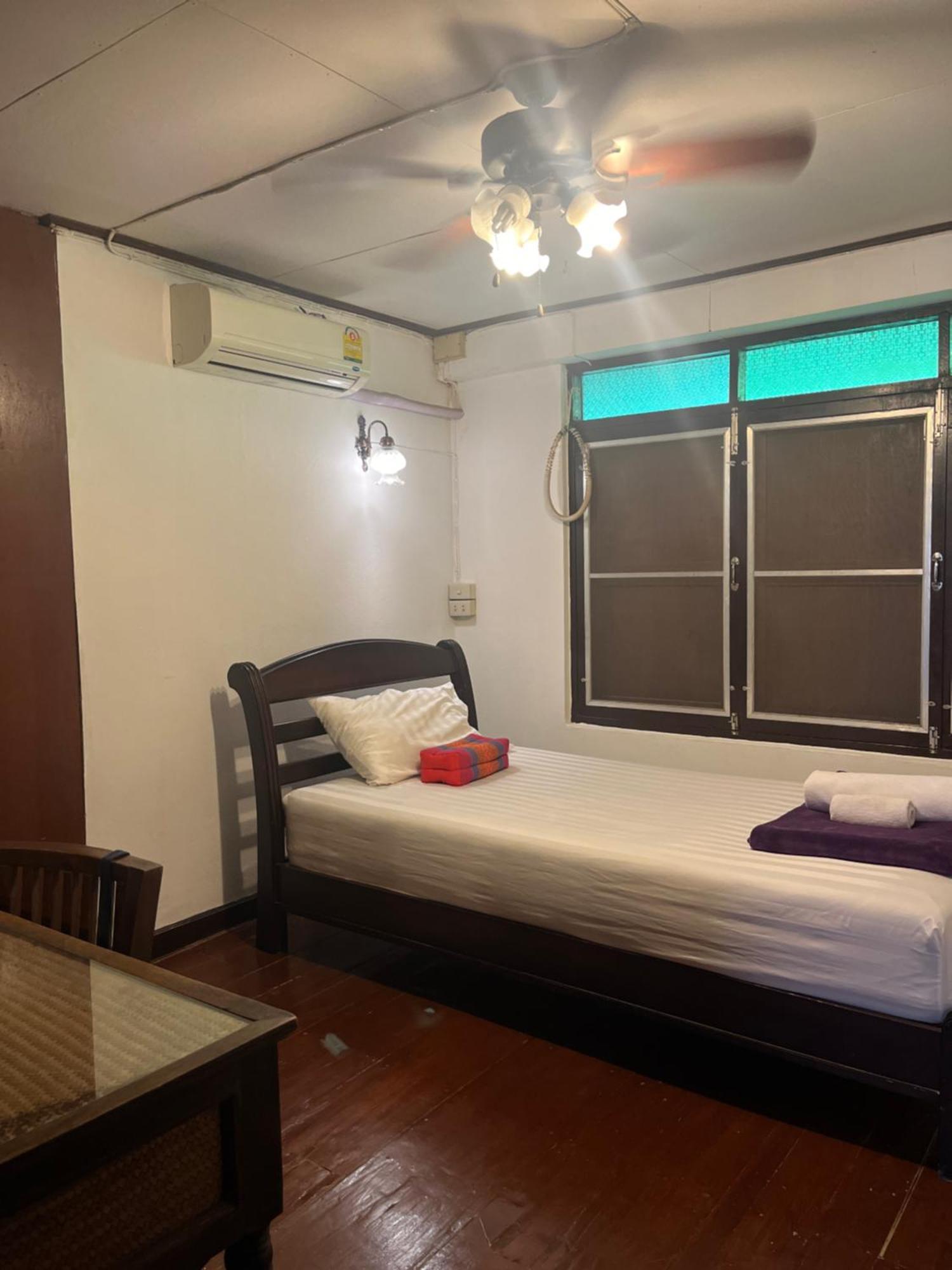Tata Guesthouse Chiang Mai Zewnętrze zdjęcie