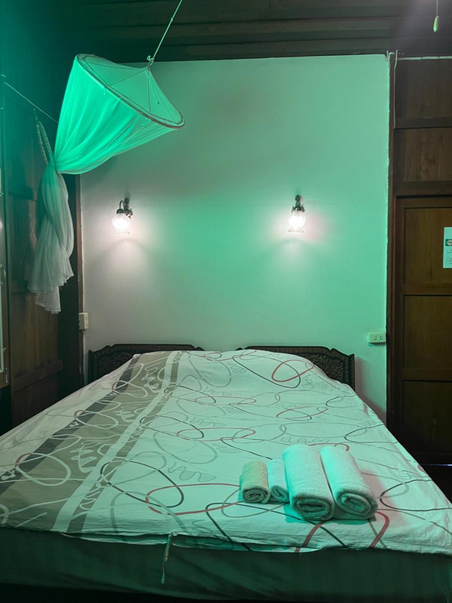 Tata Guesthouse Chiang Mai Zewnętrze zdjęcie